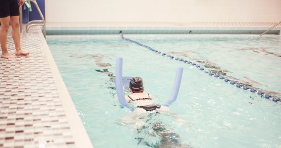 Erwachsenen Schwimmkurs von Aquabell in München Neuperlach