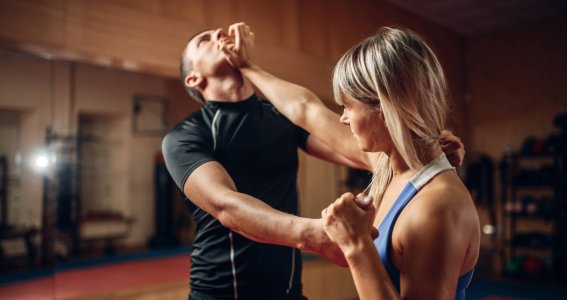 Krav Maga - Verteidigung gegen Messerbedrohungen | Erwachsene | Thalk.Obersendl.-Forsten-Fürstenr.-Solln