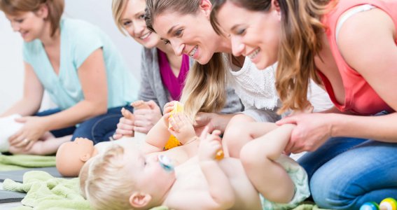 Babymassage: Harmonische Babymassage | 6 Monate - 1 Jahr | München