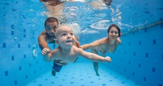 Babyschwimmen mit 2 Begleitpersonen im Wasser | 2  - 6 Monate | Oberföhring