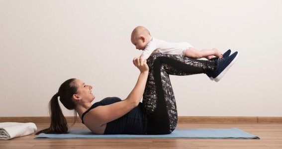 Yogakurs: Yoga nach der Geburt | Mamas | Kareth