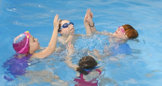 Synchronschwimmen mit Seepferdchenabzeichen | 8  - 99 Jahre | Pasing-Obermenzing