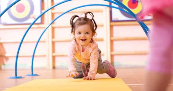 Montessori Löwen-Krabbelgruppe für Babys | 4 Monate - 1 Jahr | Düsseldorf